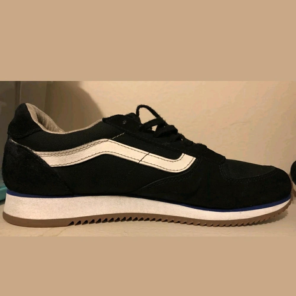 VANS ULTRACUSH 9.5 BLACK AND WHITE